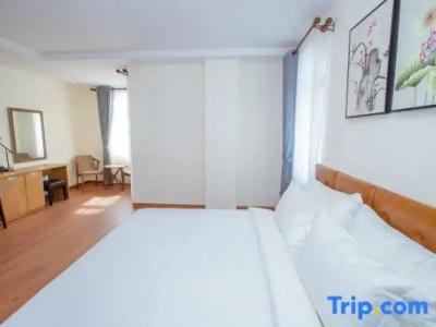 Sea Breeze Resort - 212