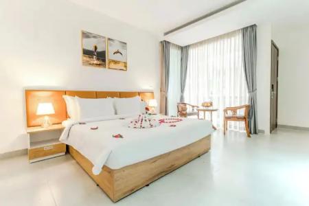 Sea Breeze Resort - 304