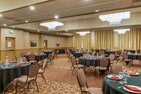 Best Western Plus Ocean View Resort - 37