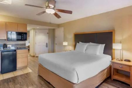 Best Western Plus Ocean View Resort - 3