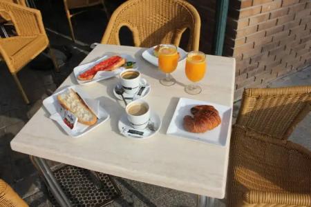 Hi Valencia Boutique - 11