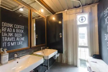 The Yard Bangkok Hostel - 46