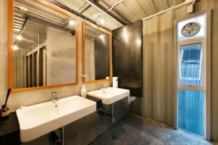 The Yard Bangkok Hostel - 53