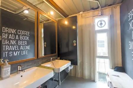 The Yard Bangkok Hostel - 79