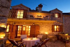 Villa Moro House, Milna