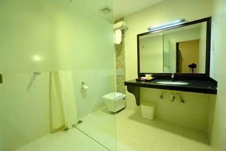 Vannasut and Spa - 89