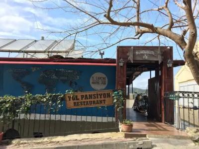 El Camino Hostel & Pub - 11