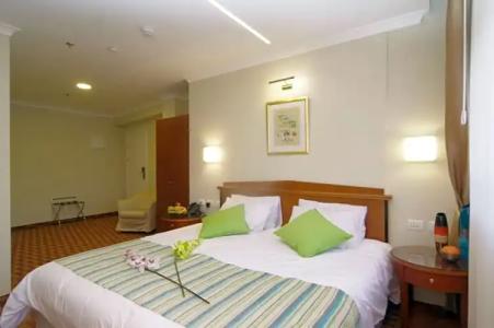 Lion's Heart Former Rimonim Shani - 104