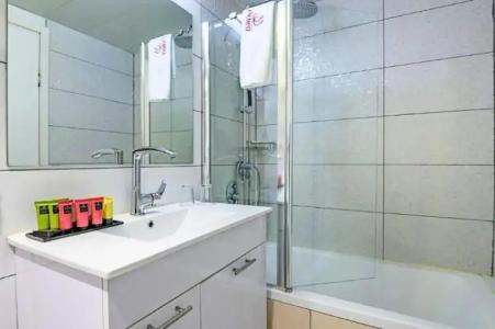 Lion's Heart Former Rimonim Shani - 60