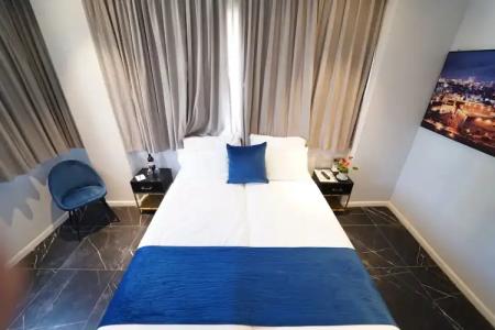 Lion's Heart Former Rimonim Shani - 62