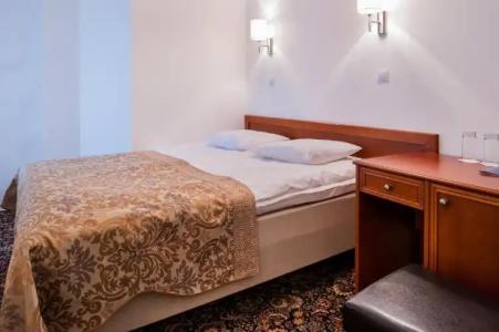 Three Crowns Residents - 126