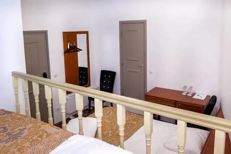 Three Crowns Residents - 108