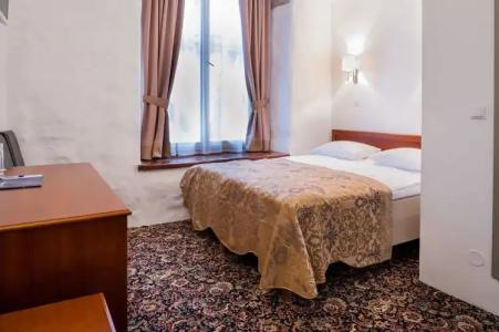 Three Crowns Residents - 110