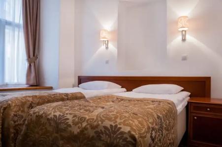 Three Crowns Residents - 128