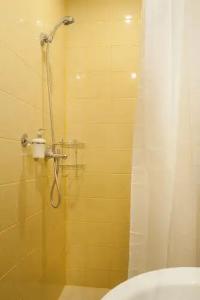 Three Crowns Residents - 116