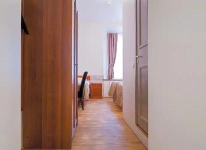 Three Crowns Residents - 109