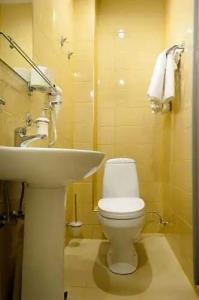 Three Crowns Residents - 107