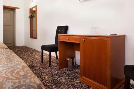 Three Crowns Residents - 122