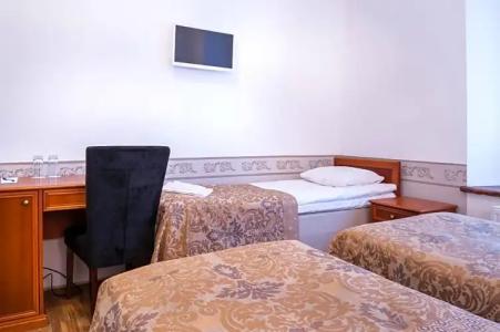 Three Crowns Residents - 105