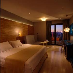 Essence Living Exclusive - 2