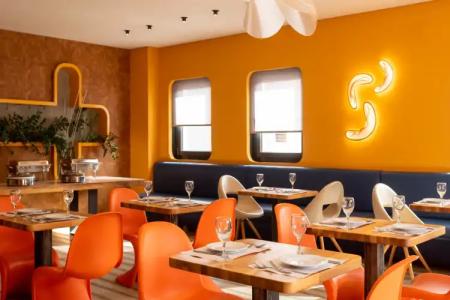 Essence Living Exclusive - 26