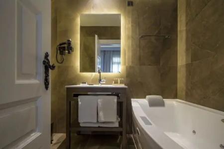 3 Sixty & Suites - 8