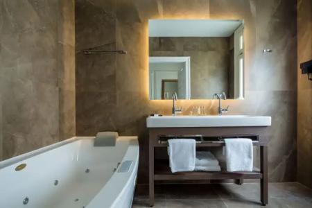 3 Sixty & Suites - 38