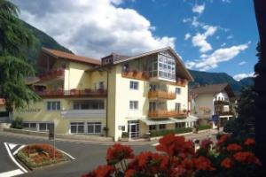 Hotel Tannerhof, Scena
