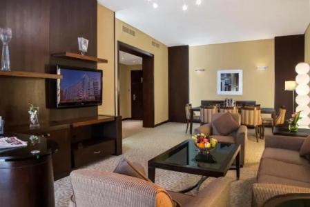 TIME Oak & Suites - 108