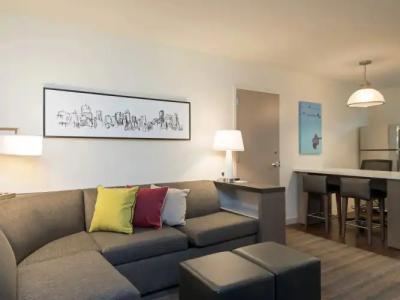 Hyatt House Denver/Downtown - 36