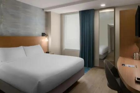 Courtyard by Marriott San Diego Gaslamp/Convention Center - 5