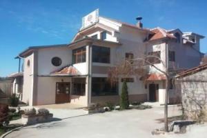 Bed & Breakfast «In Lukan Lux Plus», Nishka-Banya