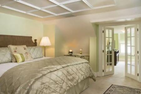 White Doe Inn Bed & Breakfast - 83