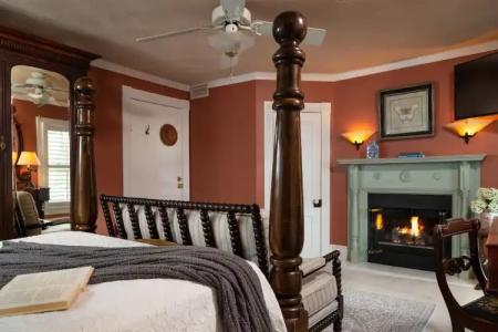 White Doe Inn Bed & Breakfast - 5