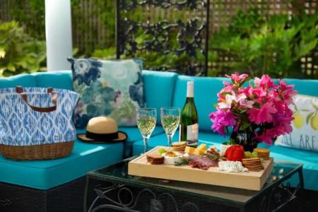 White Doe Inn Bed & Breakfast - 40