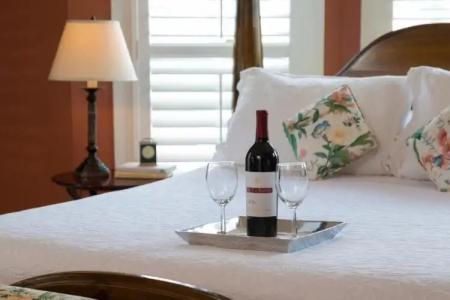 White Doe Inn Bed & Breakfast - 61