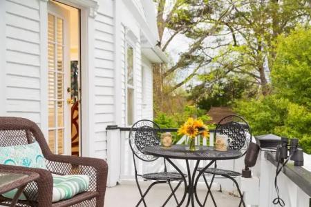 White Doe Inn Bed & Breakfast - 13