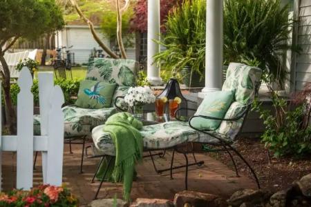 White Doe Inn Bed & Breakfast - 4