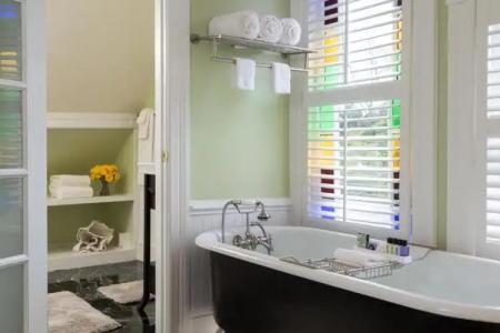 White Doe Inn Bed & Breakfast - 93