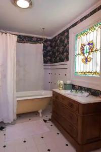 White Doe Inn Bed & Breakfast - 31