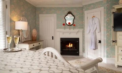 White Doe Inn Bed & Breakfast - 15