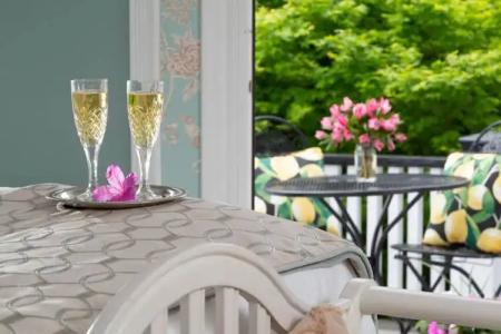 White Doe Inn Bed & Breakfast - 25