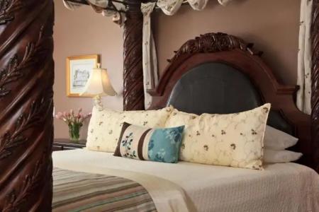 White Doe Inn Bed & Breakfast - 77