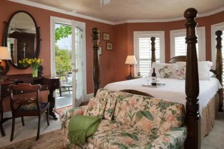 White Doe Inn Bed & Breakfast - 60