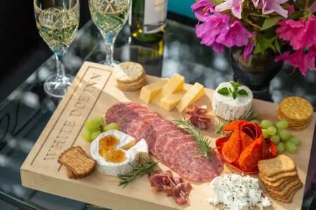 White Doe Inn Bed & Breakfast - 39