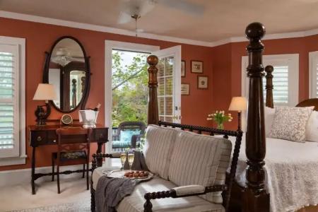 White Doe Inn Bed & Breakfast - 55