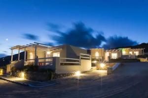 Silene Villas, Lakki