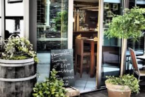 Weincafé Korkenzieher Guest house, Briedel