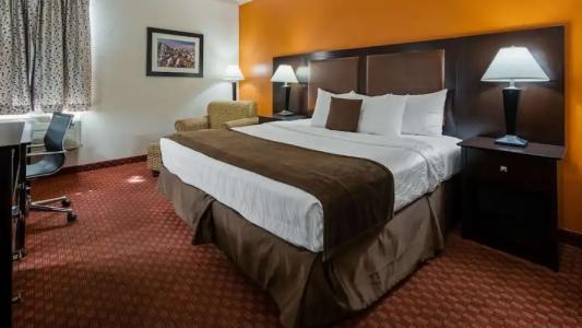 Best Western Plus Lubbock Windsor Inn - 27