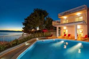 Magnificent Villa with Pool,Sea View,BBQ,Sauna, Mimice